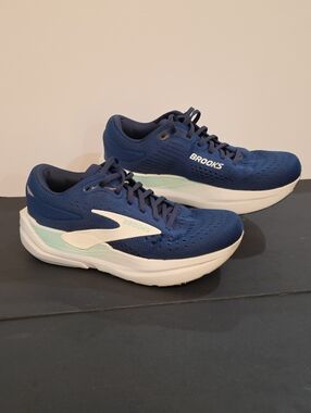 Brooks Ghost MAX 3 Women's Deep Blue Shoes with White Accent Size 9.5 D Wide